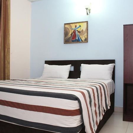 Bluespring Hotel Maryland Esterno foto