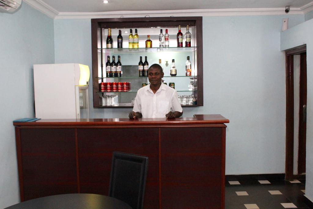 Bluespring Hotel Maryland Esterno foto
