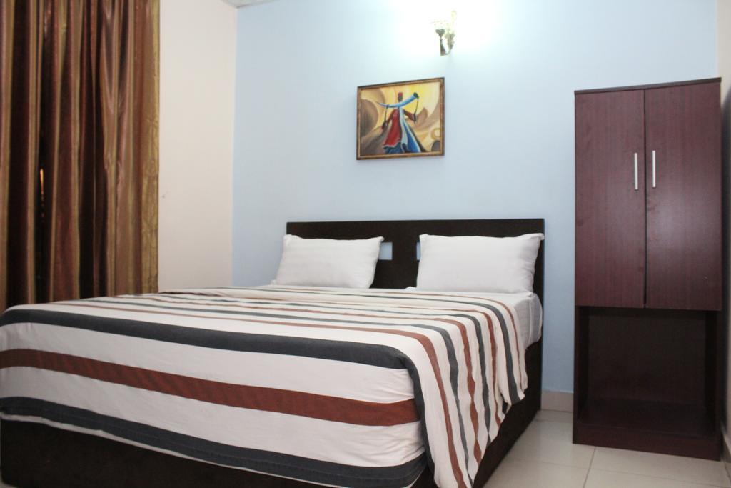 Bluespring Hotel Maryland Esterno foto
