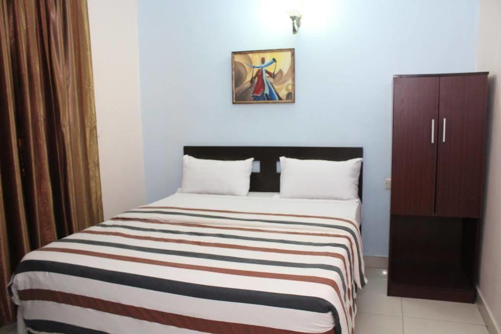 Bluespring Hotel Maryland Esterno foto
