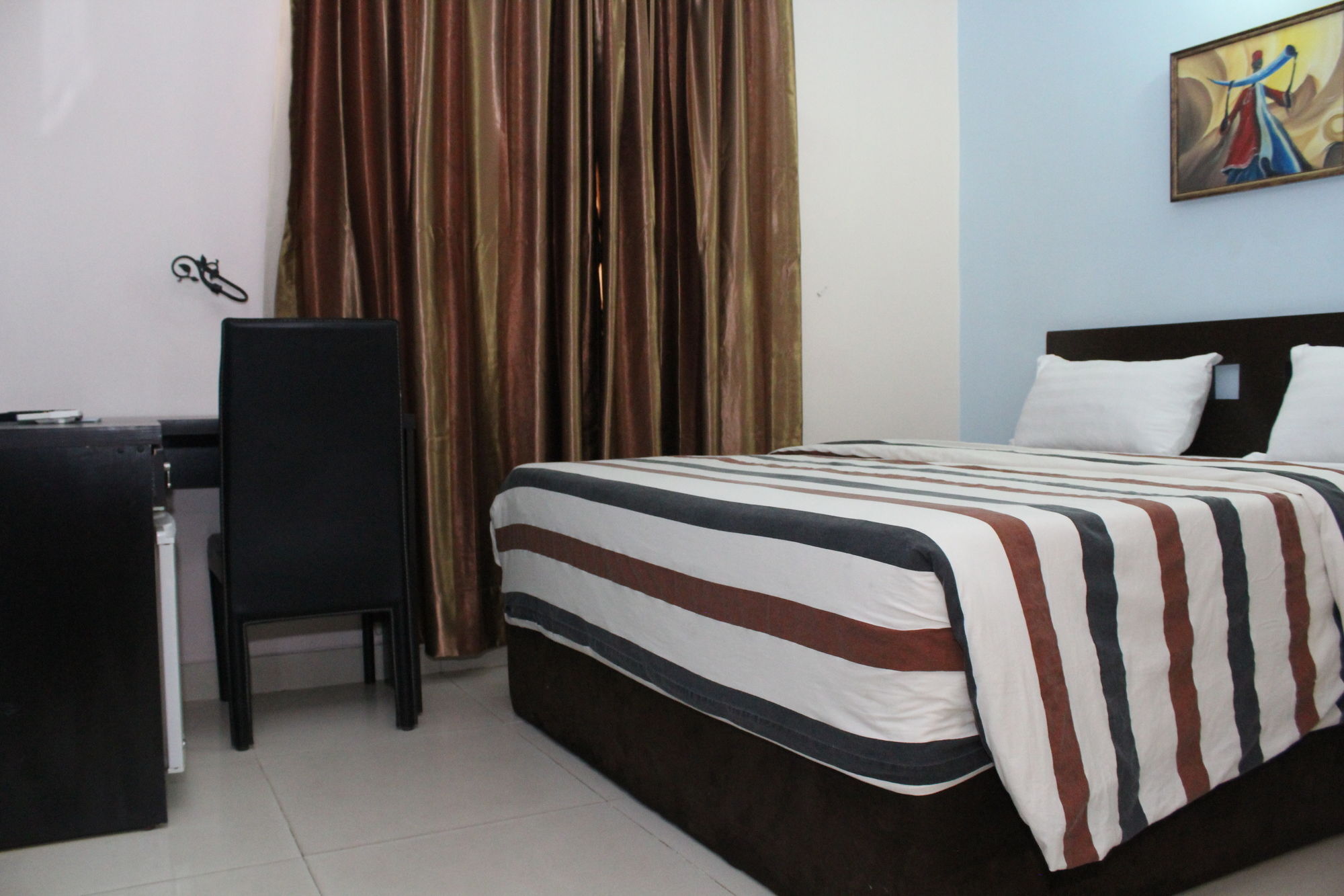 Bluespring Hotel Maryland Esterno foto