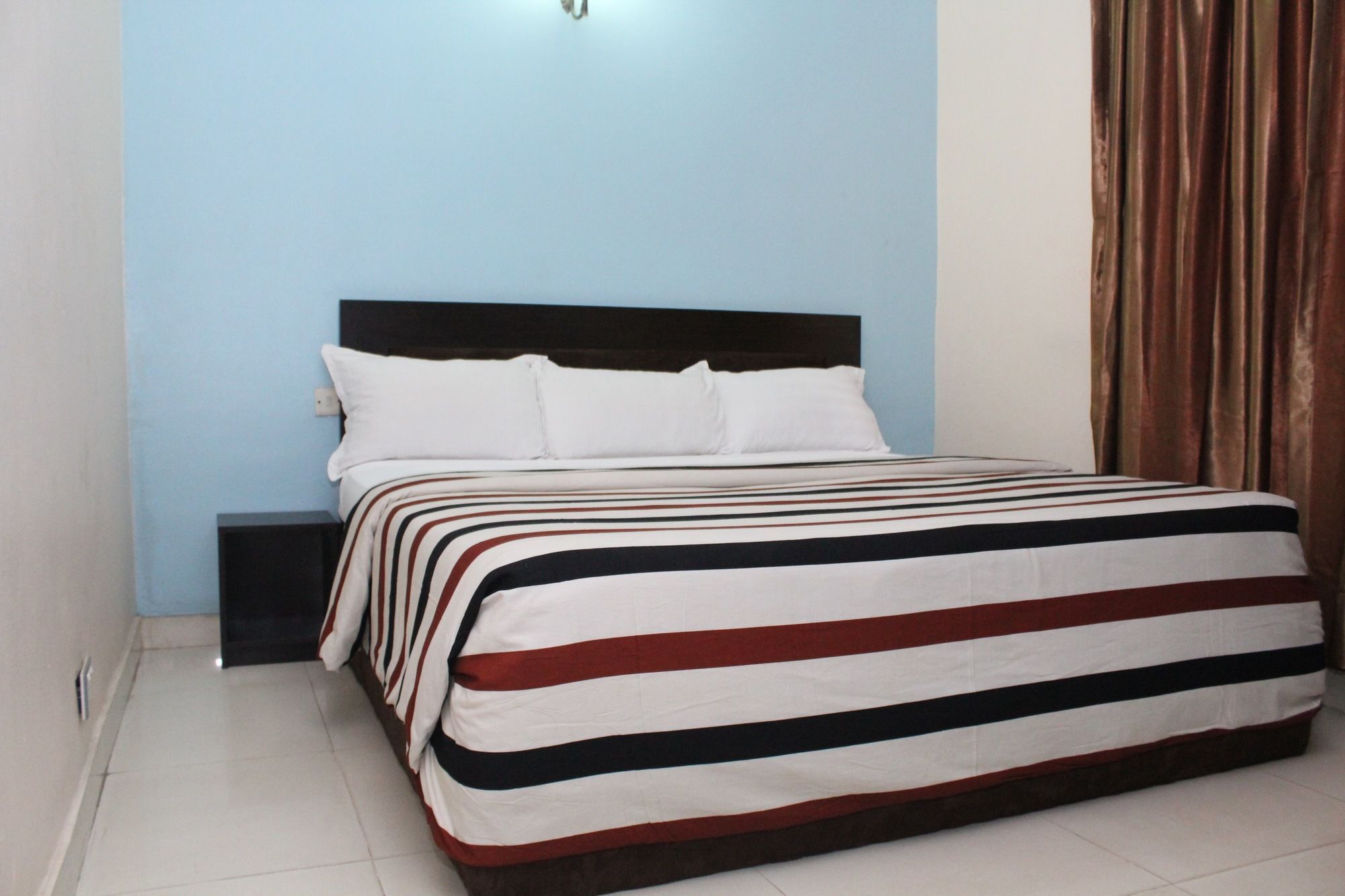 Bluespring Hotel Maryland Esterno foto